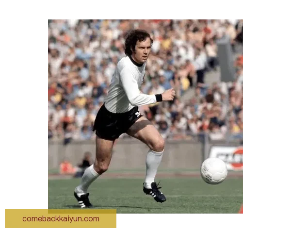 贝肯鲍尔自由人角色在战术调整中显现出重要影响力与灵活性